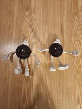 Lot Of 2 Vintage Bendable OREO Toys